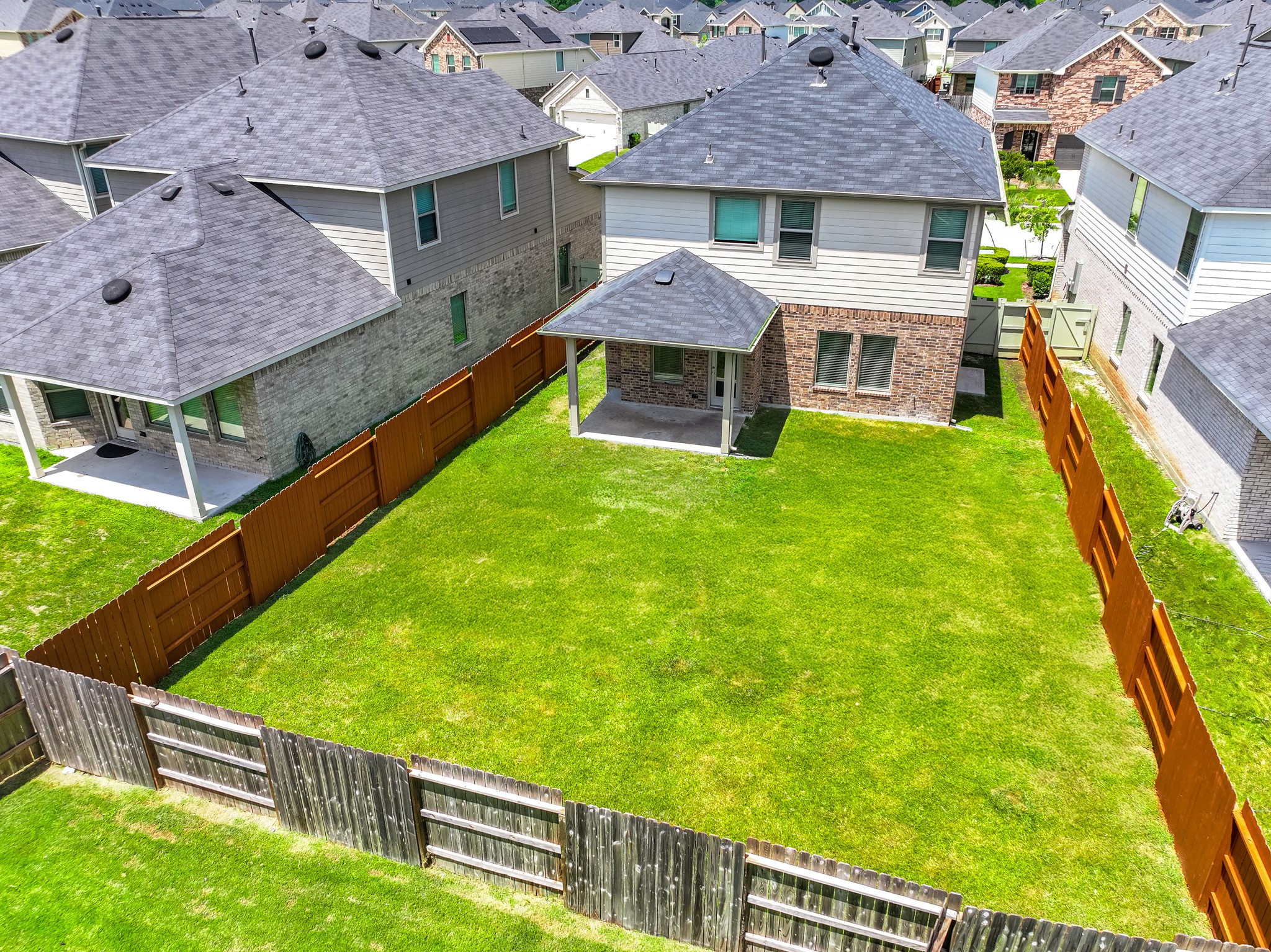 10530 Preserve Way Conroe, TX 77385 - Photo 10 of 18