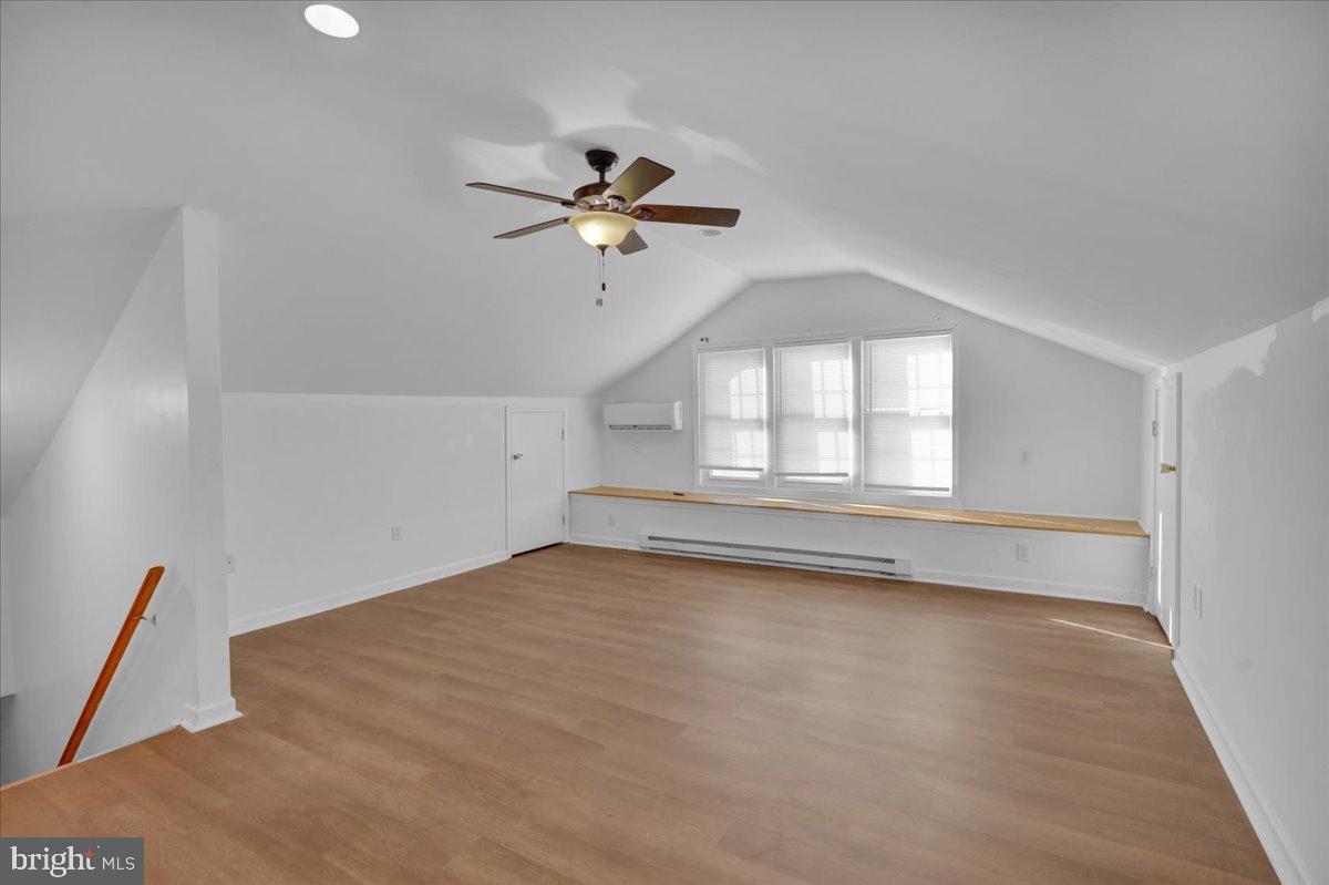 4000 Penn Sinking Spring Sinking Spring, PA 19608 - Photo 13 of 20 a view of an empty room with a window