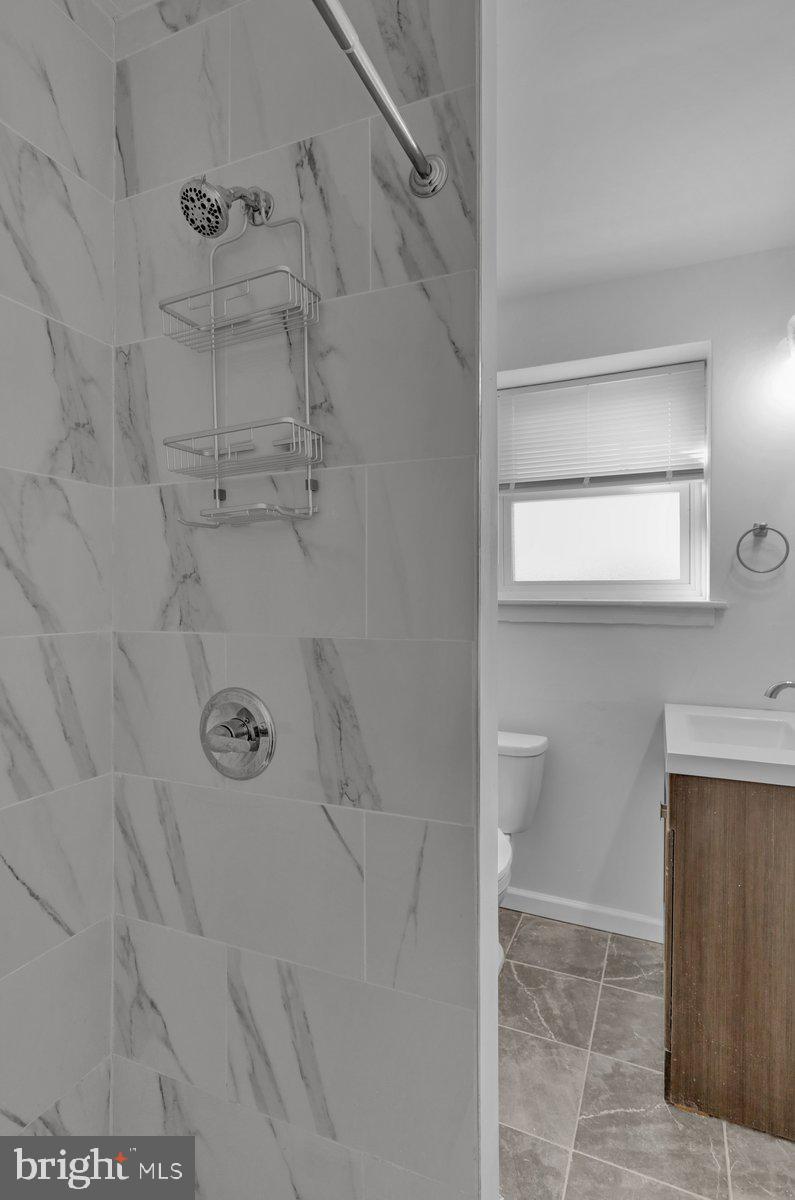 4000 Penn Sinking Spring Sinking Spring, PA 19608 - Photo 16 of 20 a bathroom with a shower