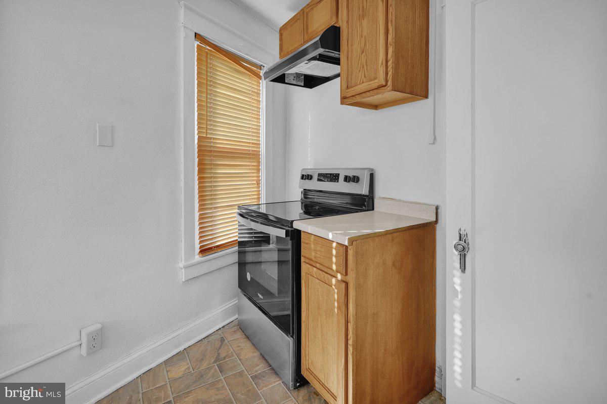 4000 Penn Sinking Spring Sinking Spring, PA 19608 - Photo 3 of 20 a utility room with dryer and washer