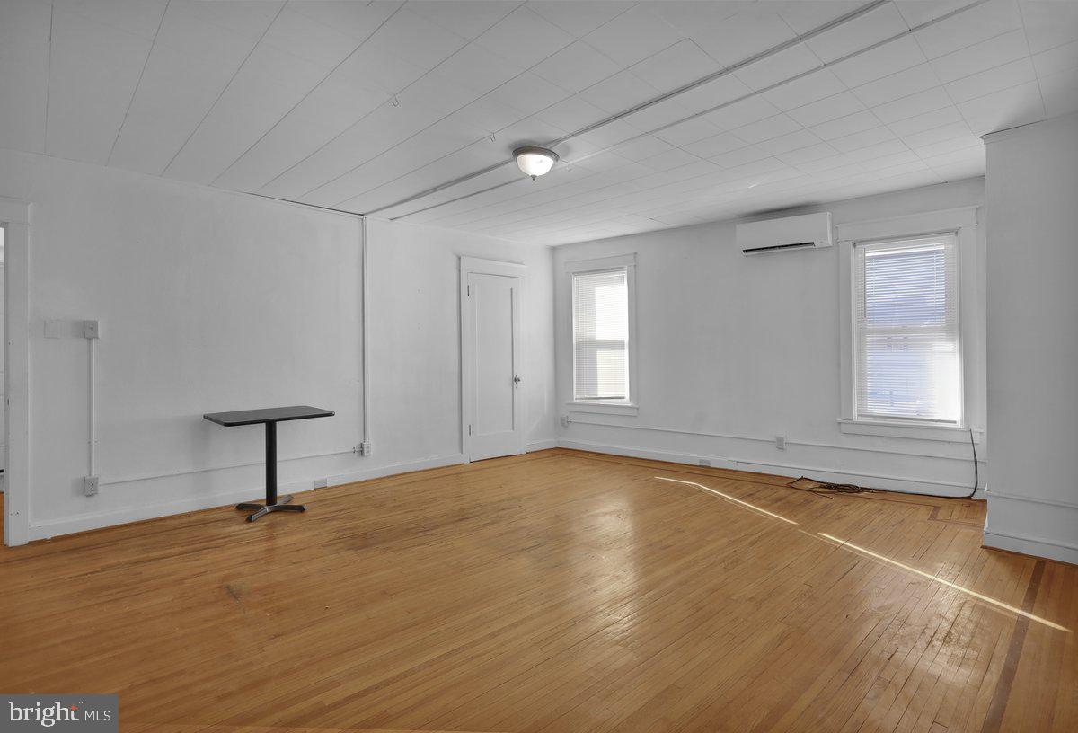4000 Penn Sinking Spring Sinking Spring, PA 19608 - Photo 8 of 20 a view of an empty room with a window
