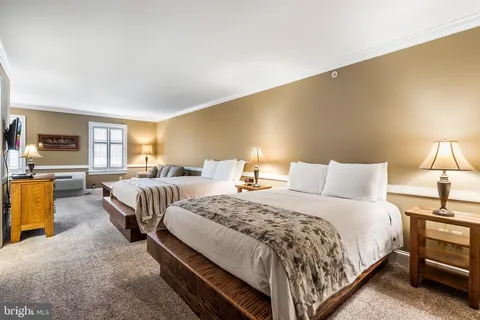 $2,650,000 | 214 North Market Street, Selinsgrove, PA 17870