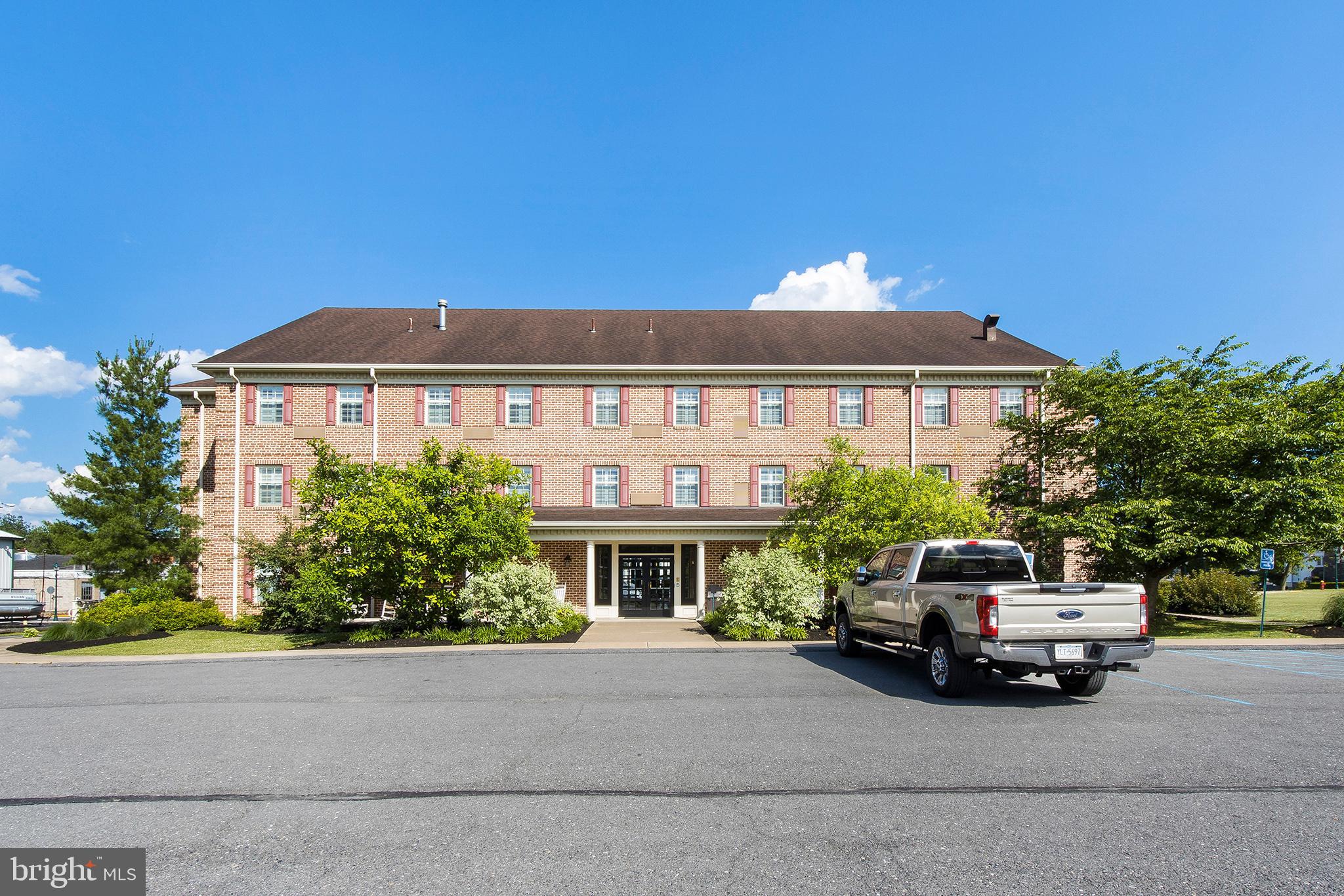 214 North Market Street Selinsgrove, PA 17870 - Photo 4 of 53