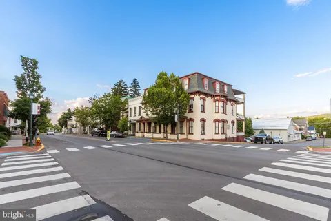 $2,650,000 | 214 North Market Street, Selinsgrove, PA 17870