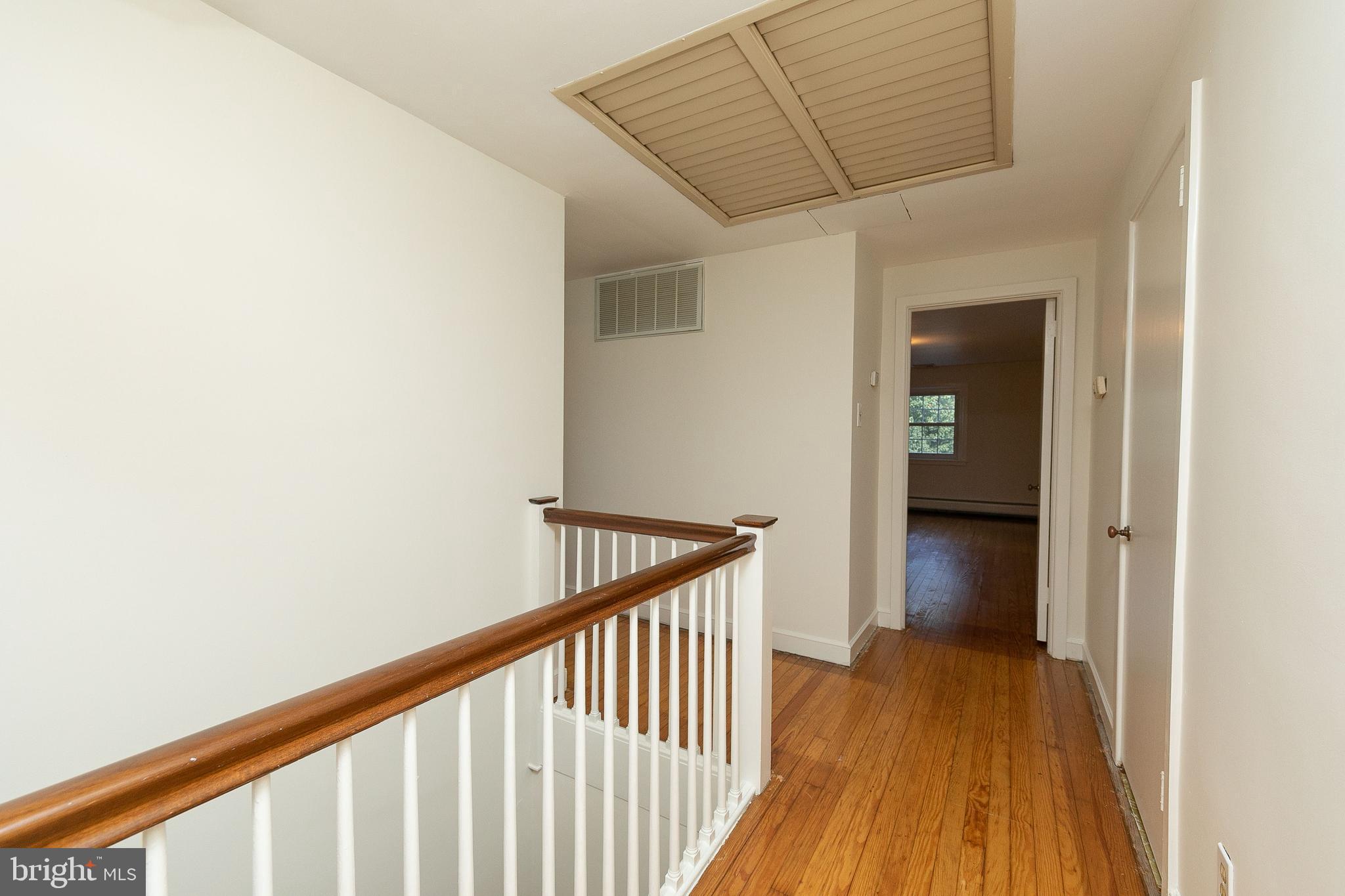 2810 Edge Hill Road Huntingdon Valley, PA 19006 - Photo 18 of 35 Hall