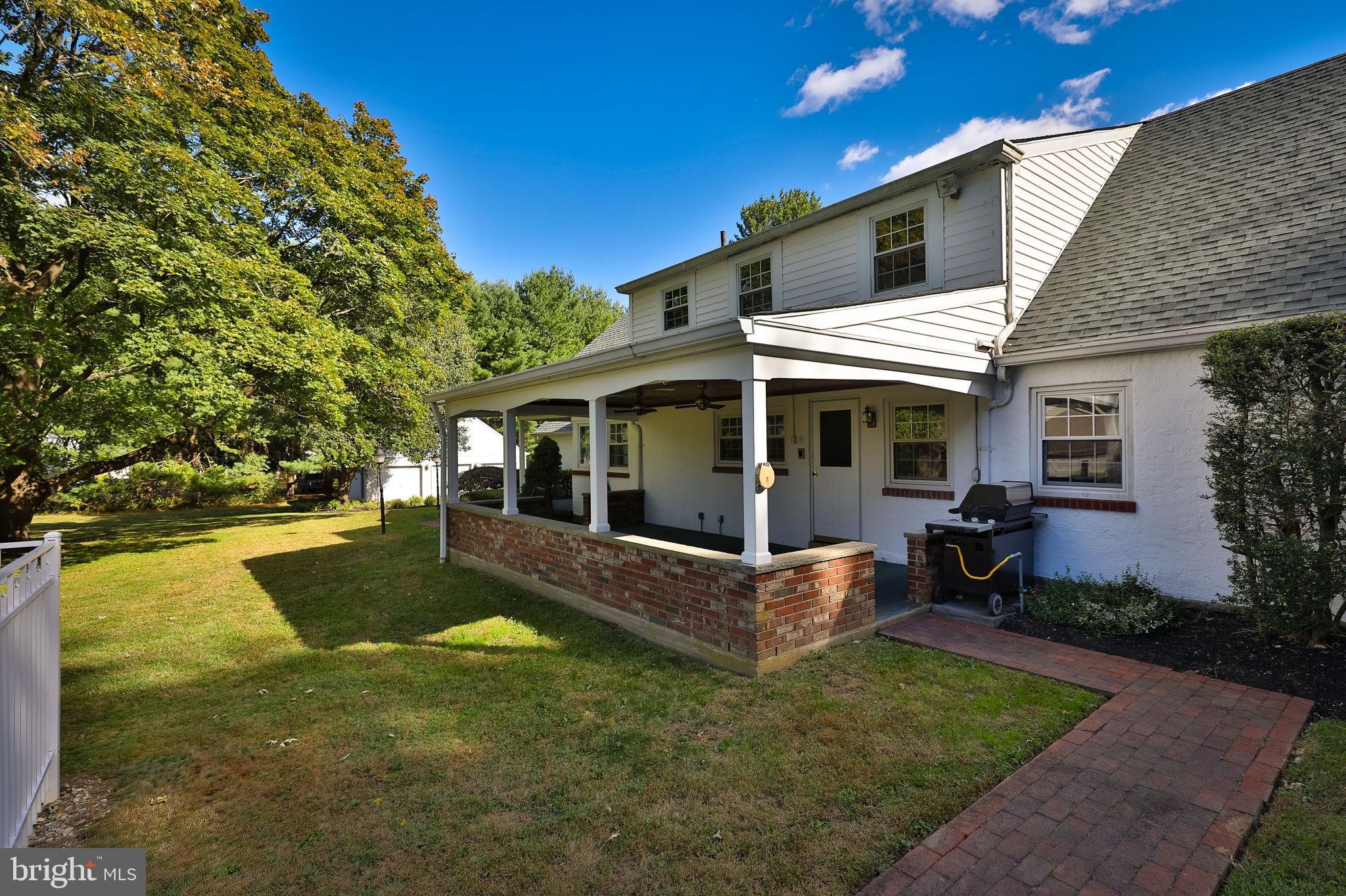 2810 Edge Hill Road Huntingdon Valley, PA 19006 - Photo 27 of 35 Patio