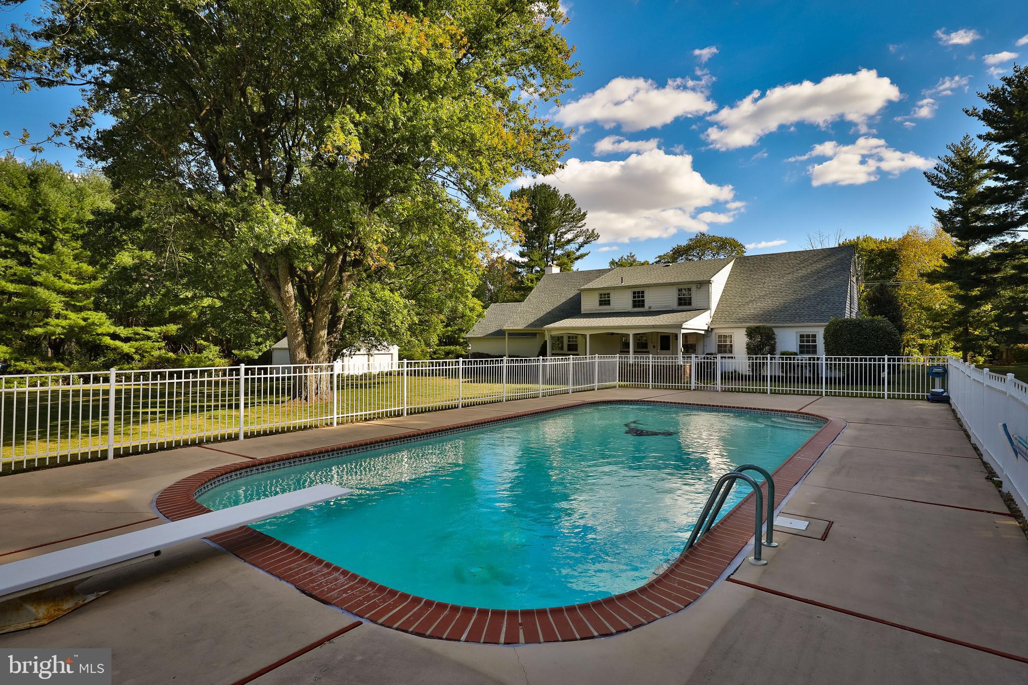 2810 Edge Hill Road Huntingdon Valley, PA 19006 - Photo 29 of 35 Pool
