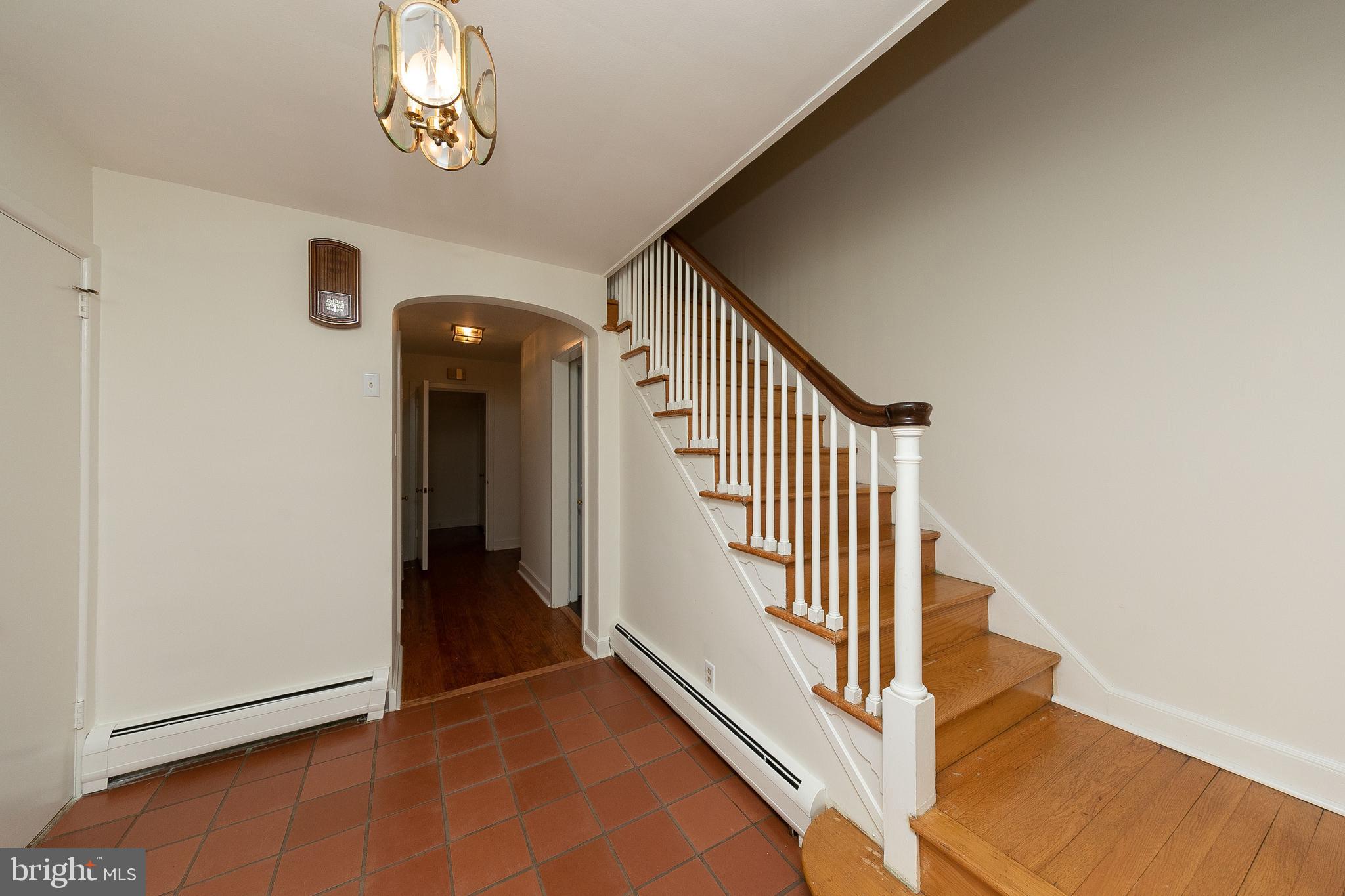 2810 Edge Hill Road Huntingdon Valley, PA 19006 - Photo 4 of 35 Foyer