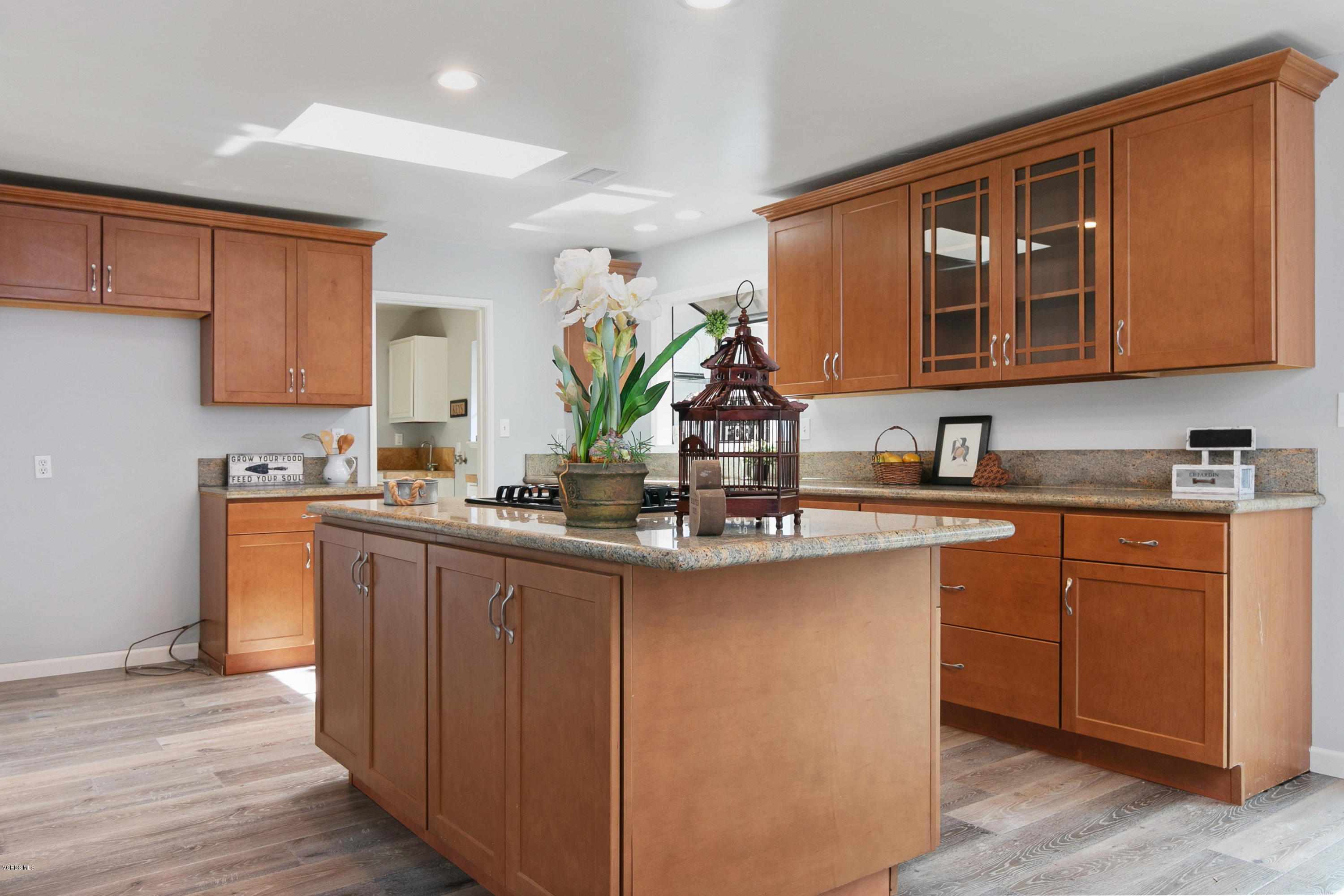 1694 South Rice Road Ojai, CA 93023 - Photo 11 of 37 1694 S Rice Rd-print-011-29-Kitchen-3461