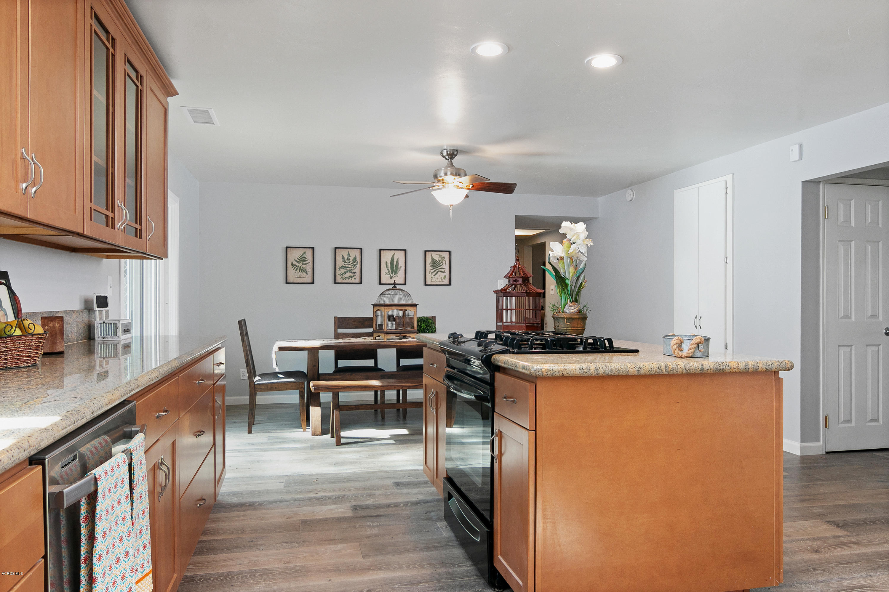 1694 South Rice Road Ojai, CA 93023 - Photo 13 of 37 1694 S Rice Rd-print-013-40-Kitchen-3500