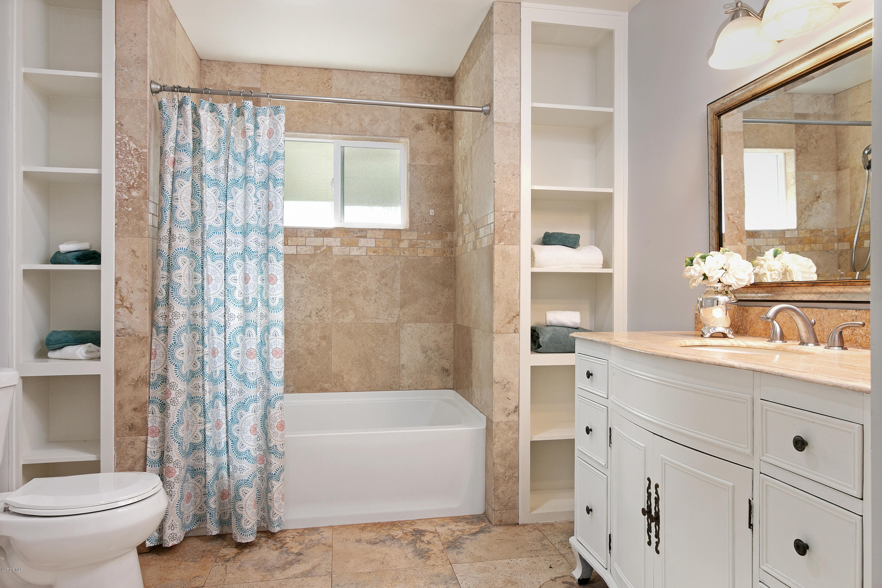 1694 South Rice Road Ojai, CA 93023 - Photo 23 of 37 1694 S Rice Rd-print-023-32-Bathroom-350