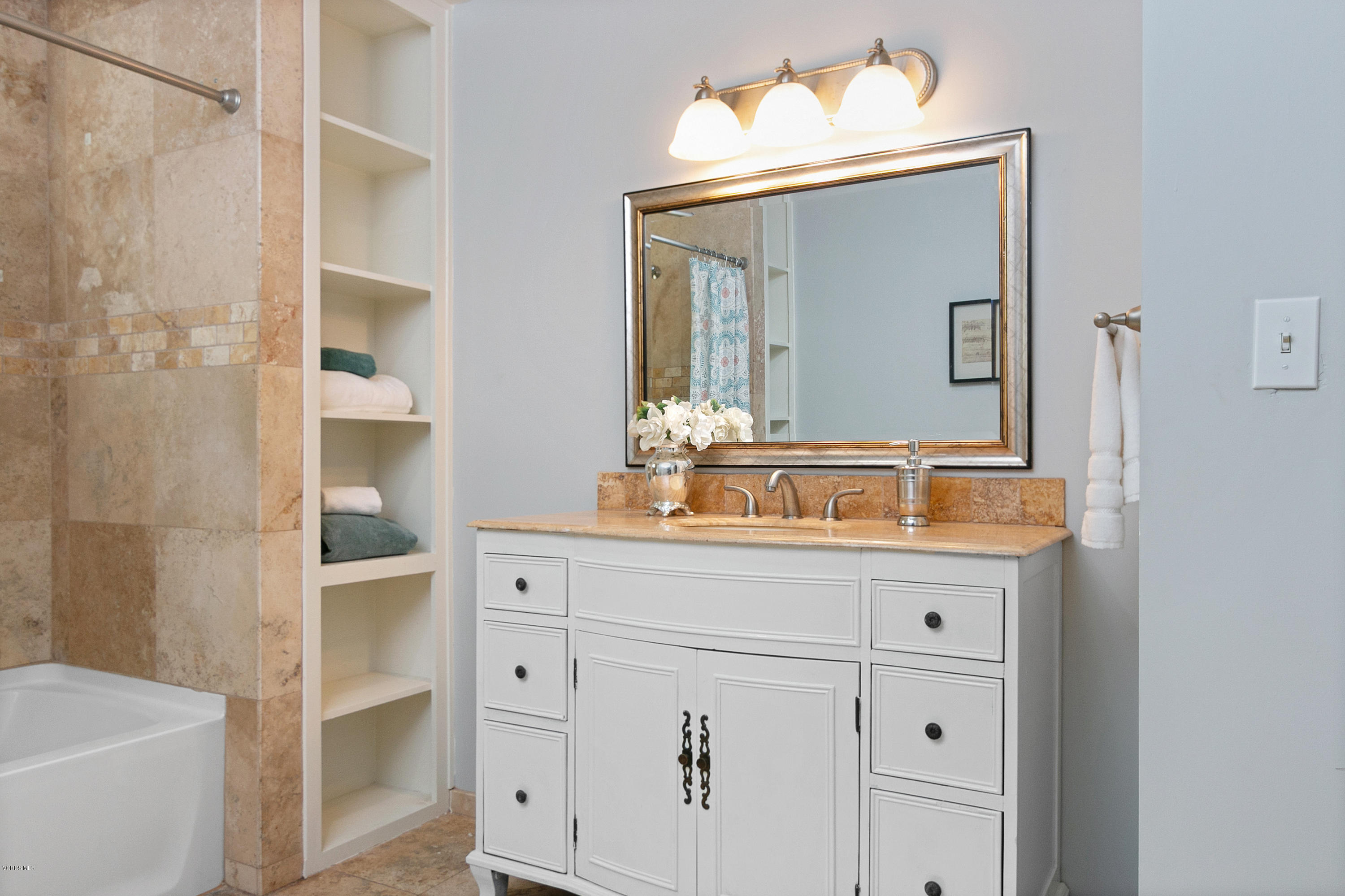 1694 South Rice Road Ojai, CA 93023 - Photo 24 of 37 1694 S Rice Rd-print-024-26-Bathroom-350