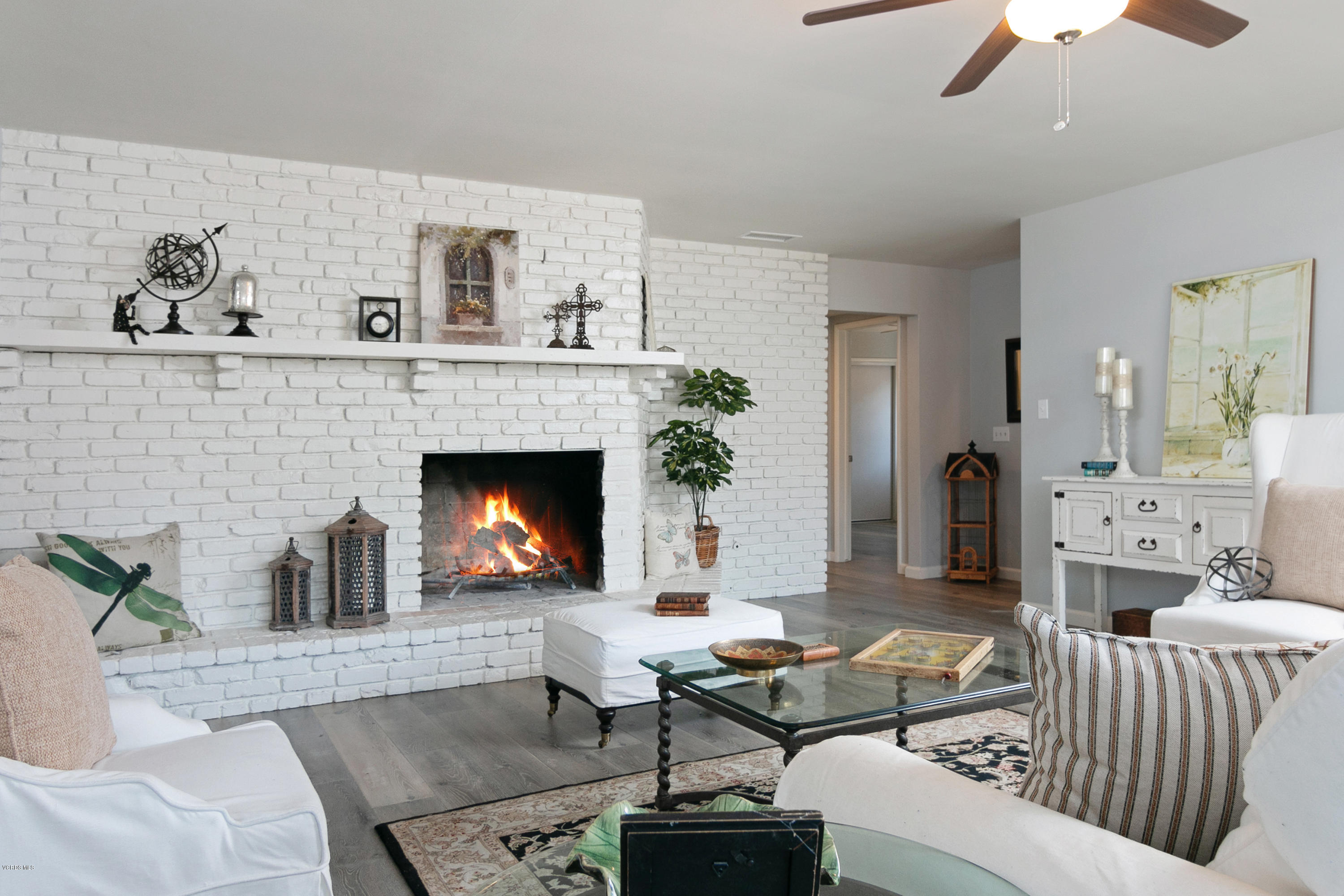 1694 South Rice Road Ojai, CA 93023 - Photo 9 of 37 1694 S Rice Rd-print-009-36-Living Room-