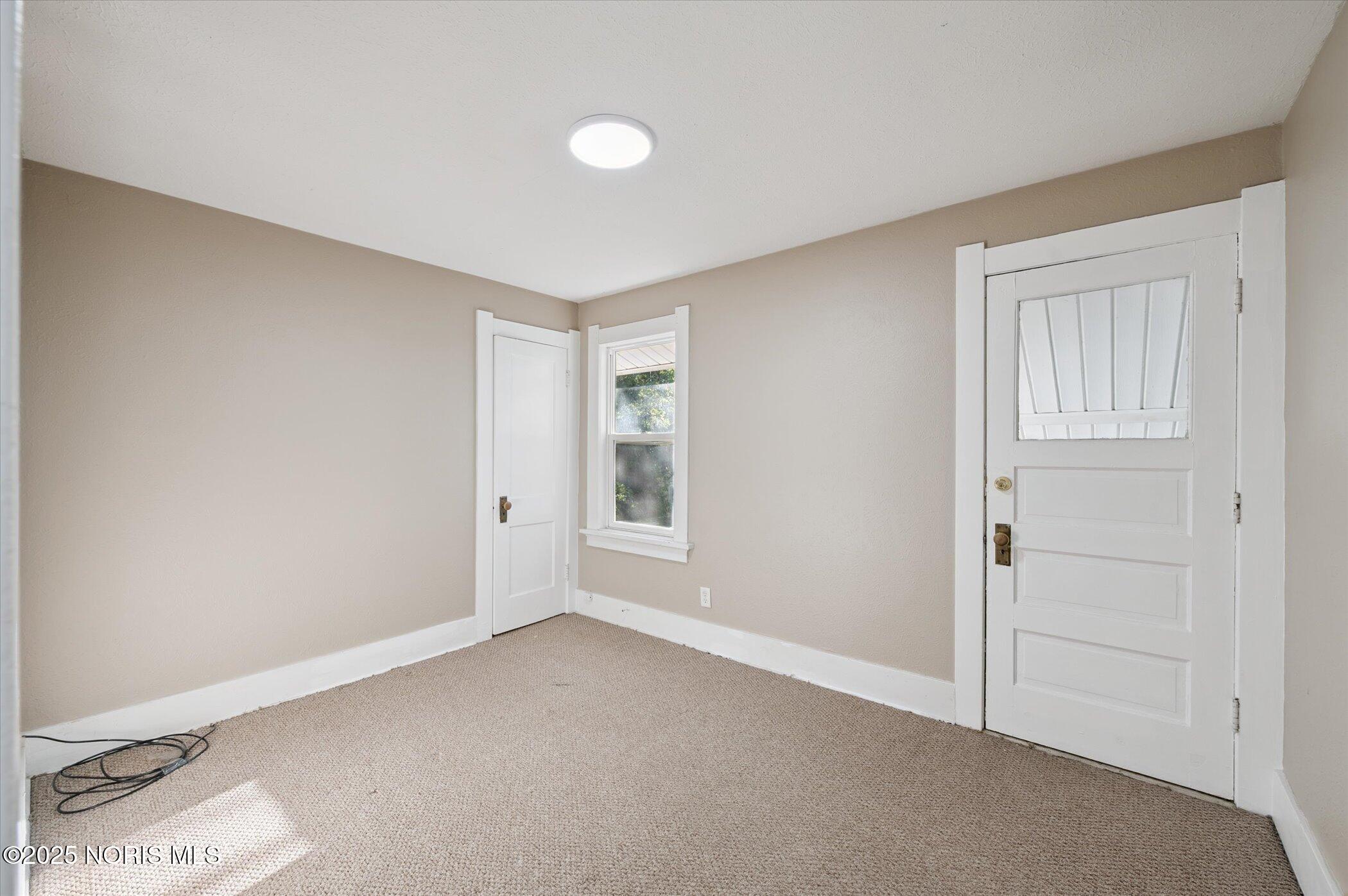 1809 Pilgrim Road Toledo, OH 43607 - Photo 25 of 41 28-1809-Pilgrim-Rd-Toledo-OH-43607-Windo