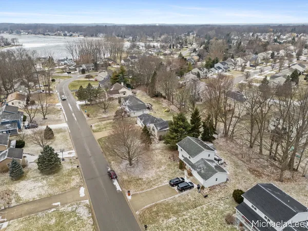 $444,900 | 6737 Gran Via Drive Northeast, Rockford, MI 49341