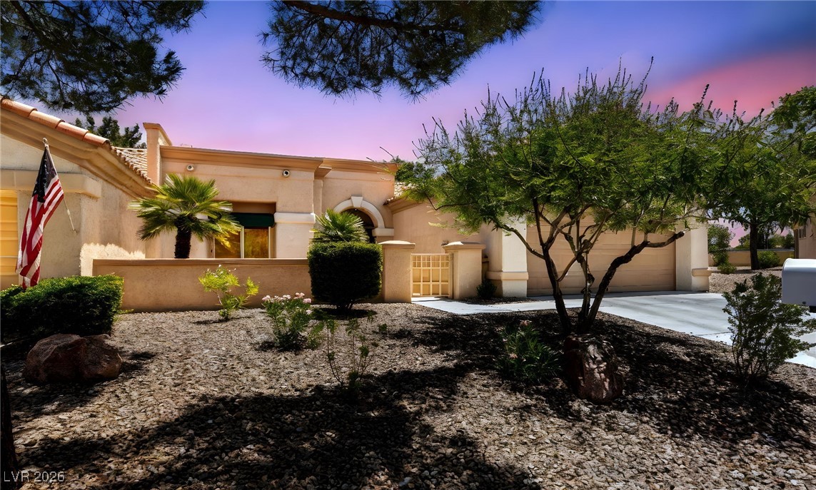 1900 Bellview Street Las Vegas, NV 89134 - Photo 2 of 65