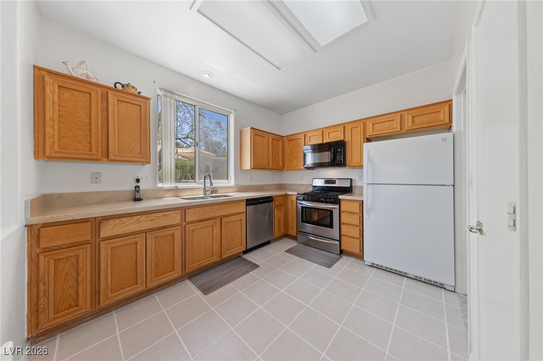 1900 Bellview Street Las Vegas, NV 89134 - Photo 7 of 65