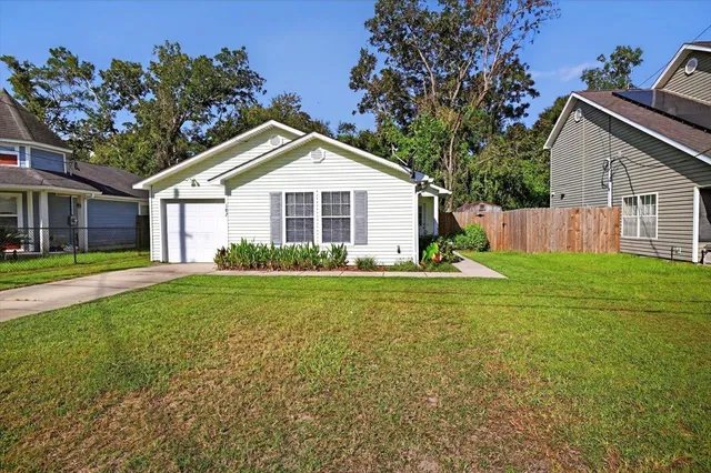 $1,800 | 182 Tafflinger Road, Crawfordville, FL 32327