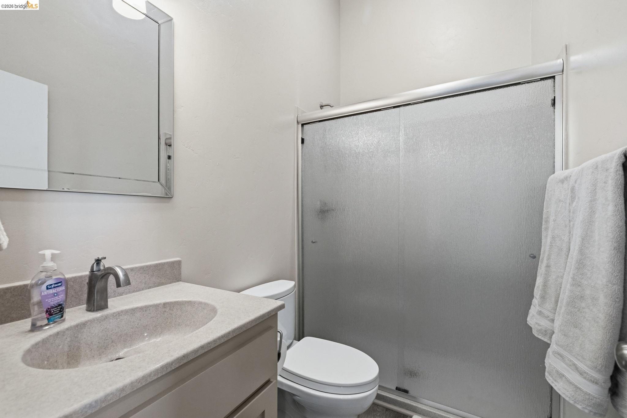 24882 Bottini Apple Ranch Road Mi Wuk Village, CA 95346 - Photo 37 of 49 Second Primary Bedroom's Bathroom