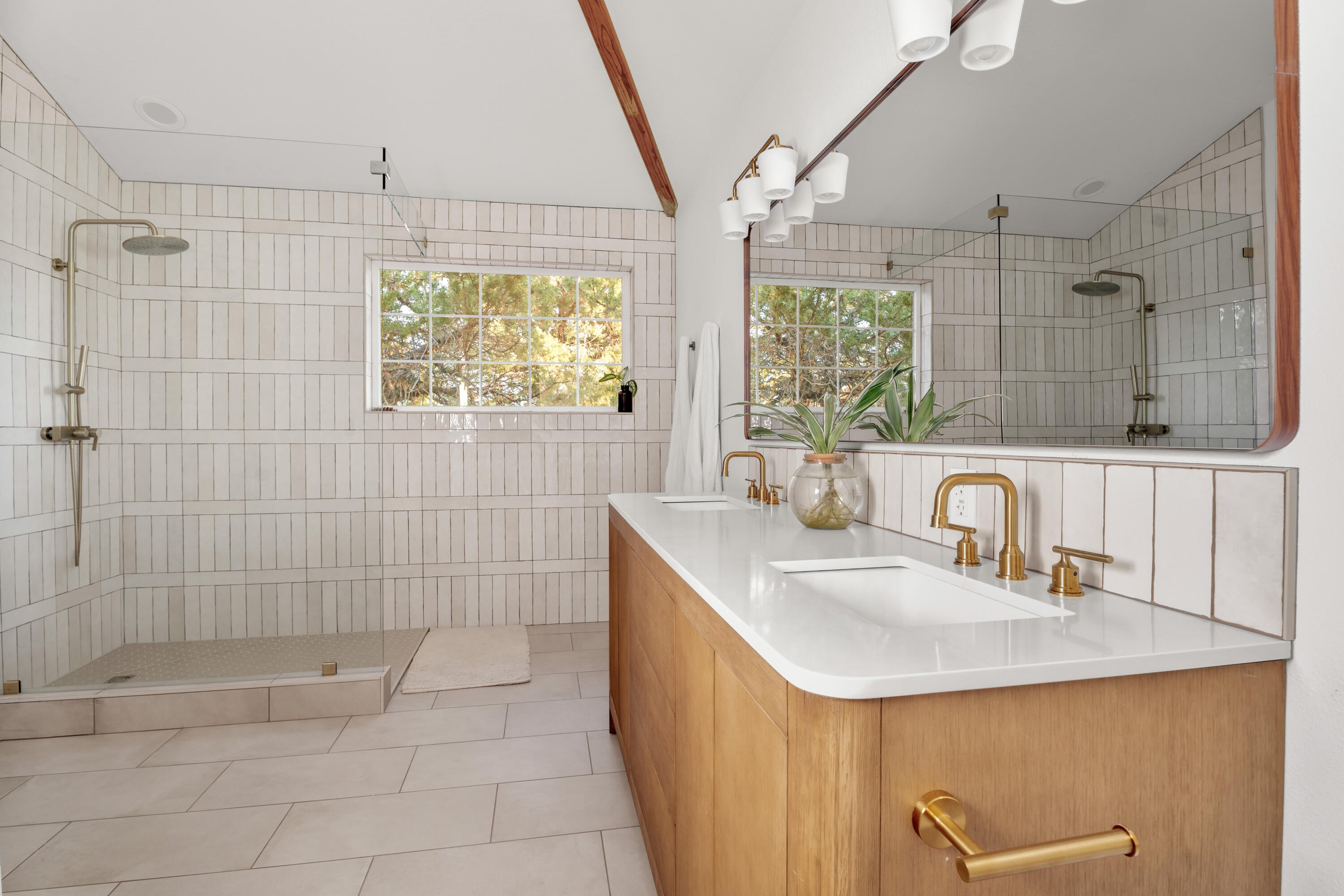 20766 South Loop Place Bend, OR 97703 - Photo 27 of 60 Bathroom