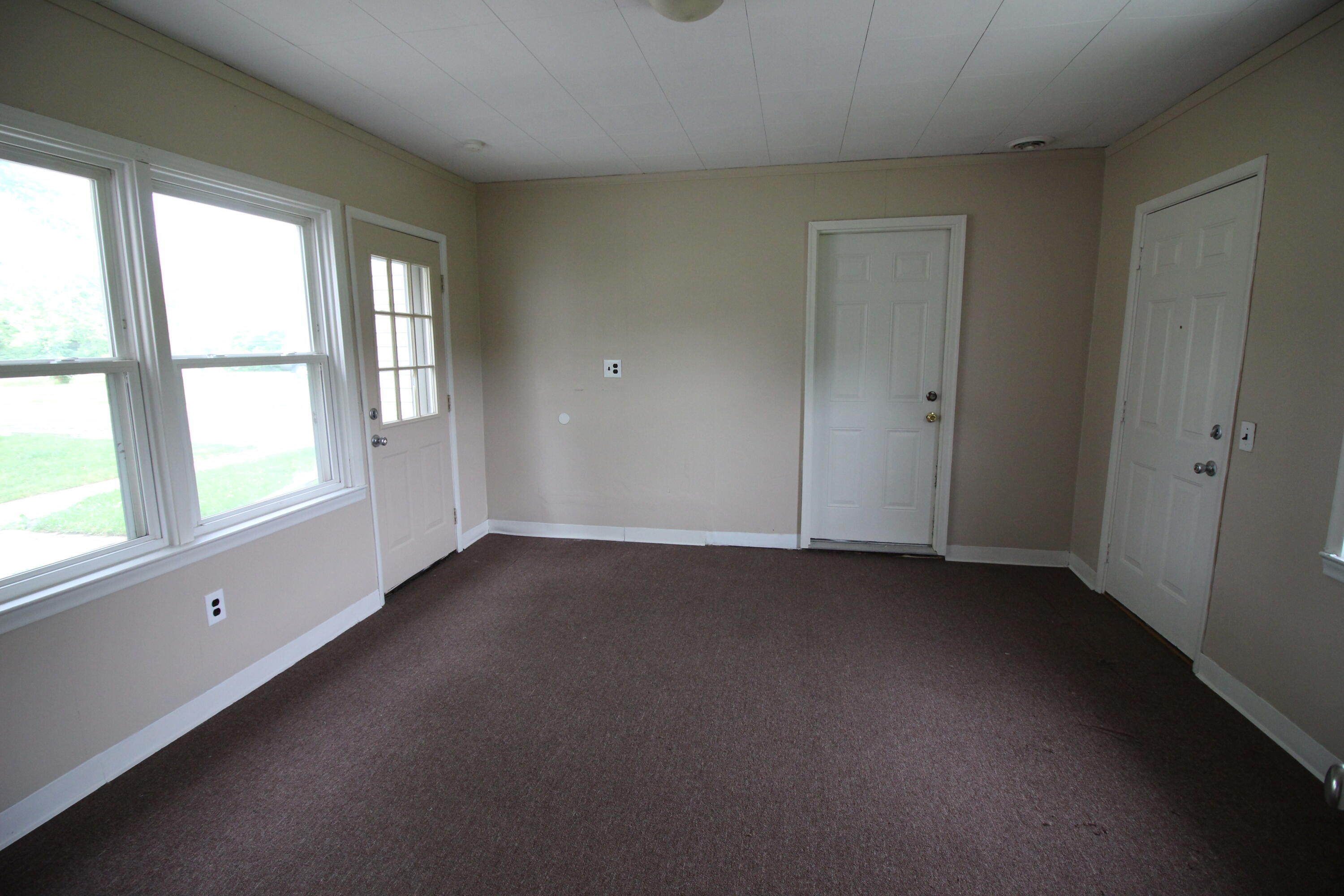 14415 Huron Street Taylor, MI 48180 - Photo 11 of 13 IMG_3842