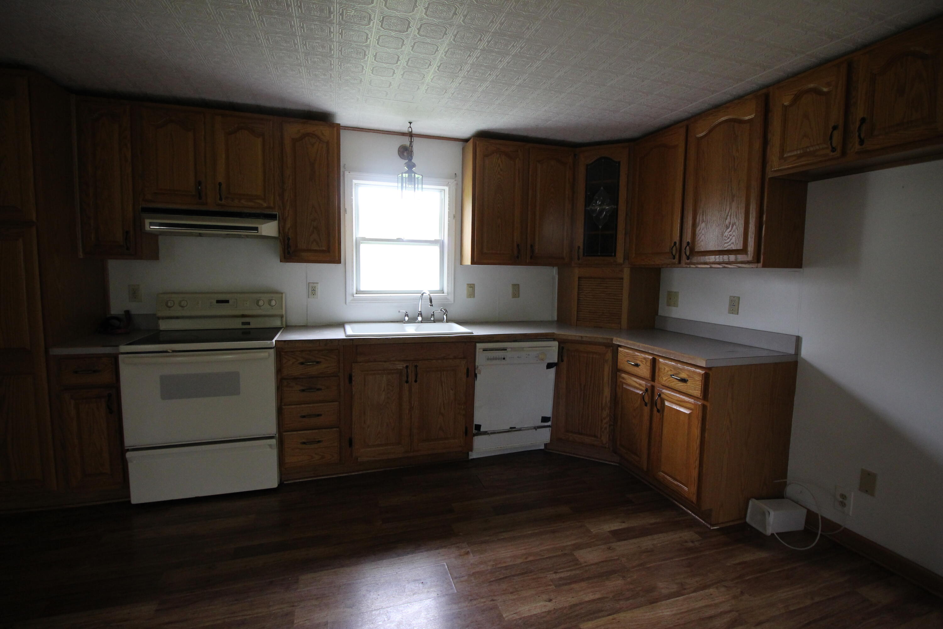 14415 Huron Street Taylor, MI 48180 - Photo 6 of 13 IMG_3831