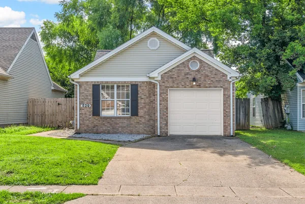 $1,300 | 529 Southwind Drive, Hopkinsville, KY 42240