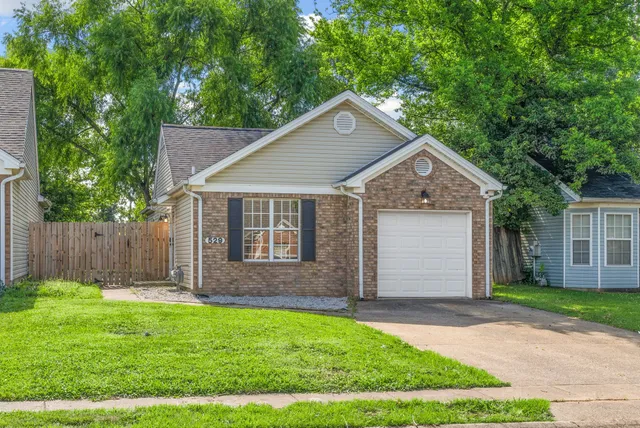 $1,300 | 529 Southwind Drive, Hopkinsville, KY 42240