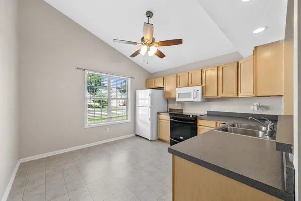 $1,300 | 529 Southwind Drive, Hopkinsville, KY 42240