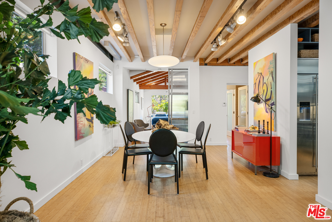 8360 Ridpath Drive Los Angeles, CA 90046 - Photo 10 of 33 Gallery Image 10