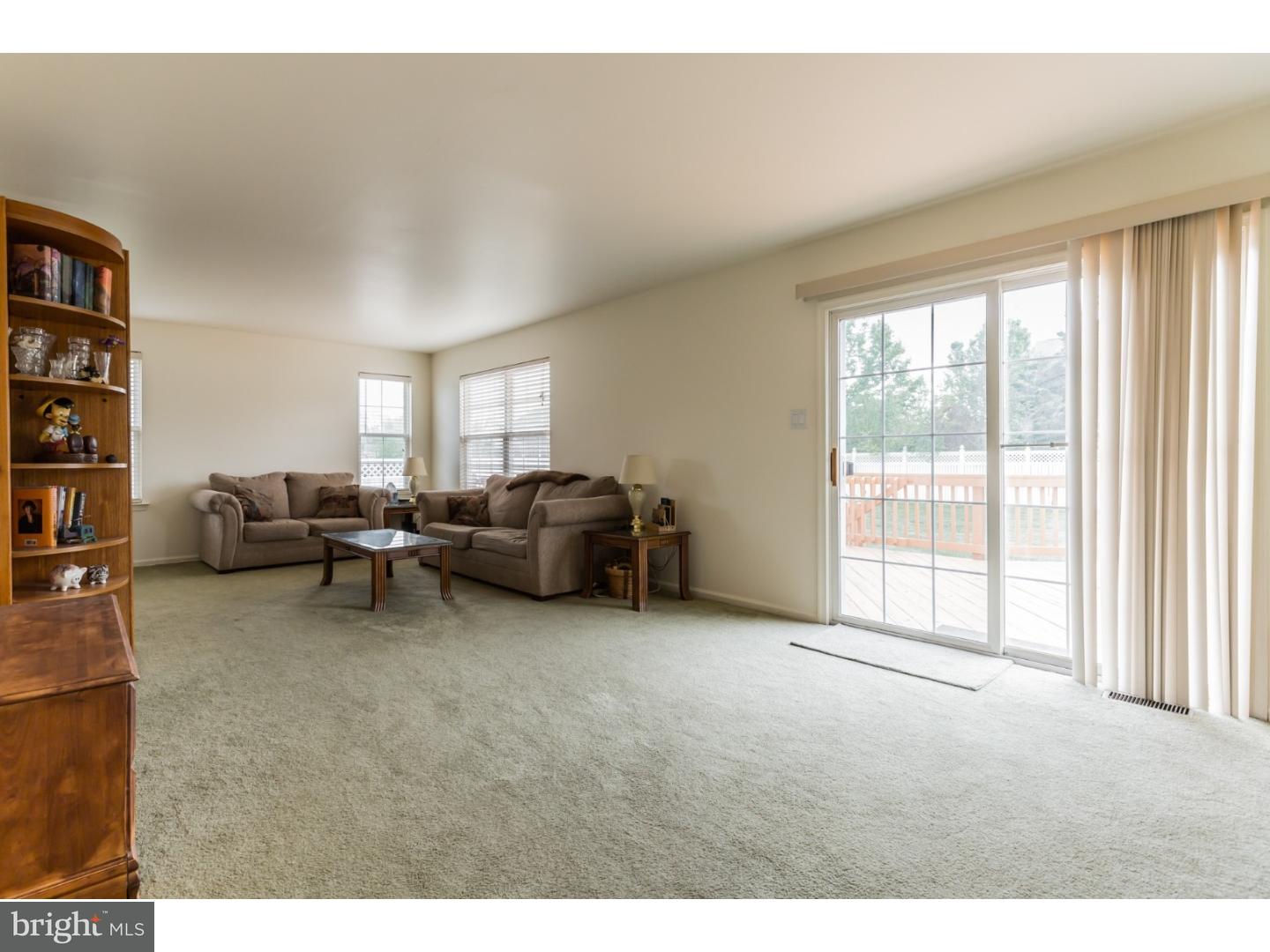 982 Honeysuckle Road Williamstown, NJ 08094 - Photo 14 of 25 Gallery Image 14