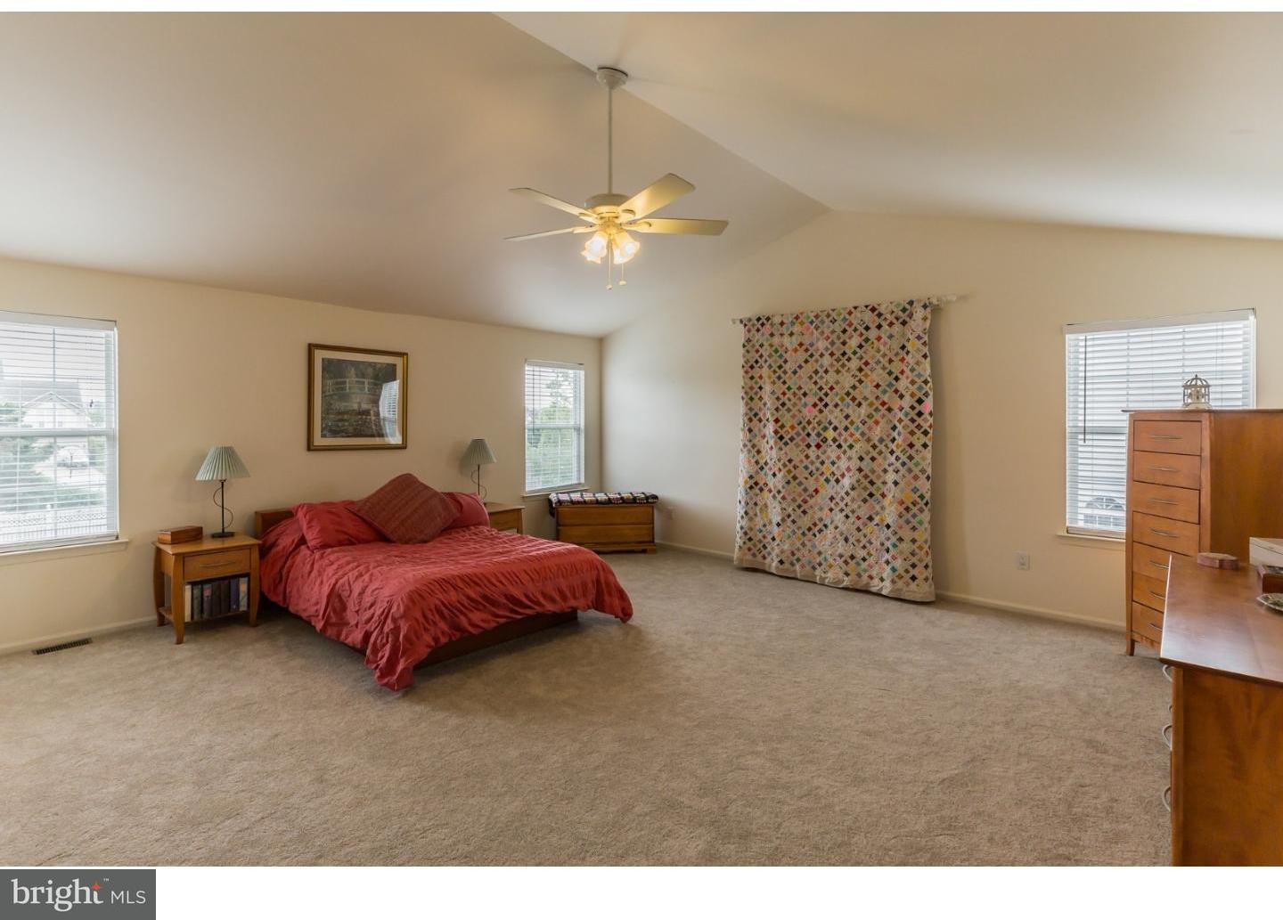 982 Honeysuckle Road Williamstown, NJ 08094 - Photo 17 of 25 Gallery Image 17