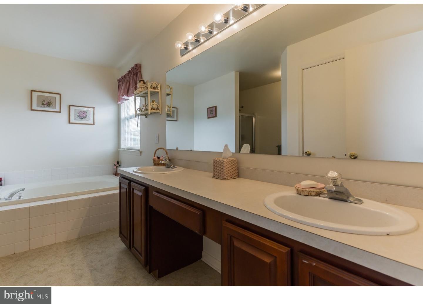 982 Honeysuckle Road Williamstown, NJ 08094 - Photo 18 of 25 Gallery Image 18