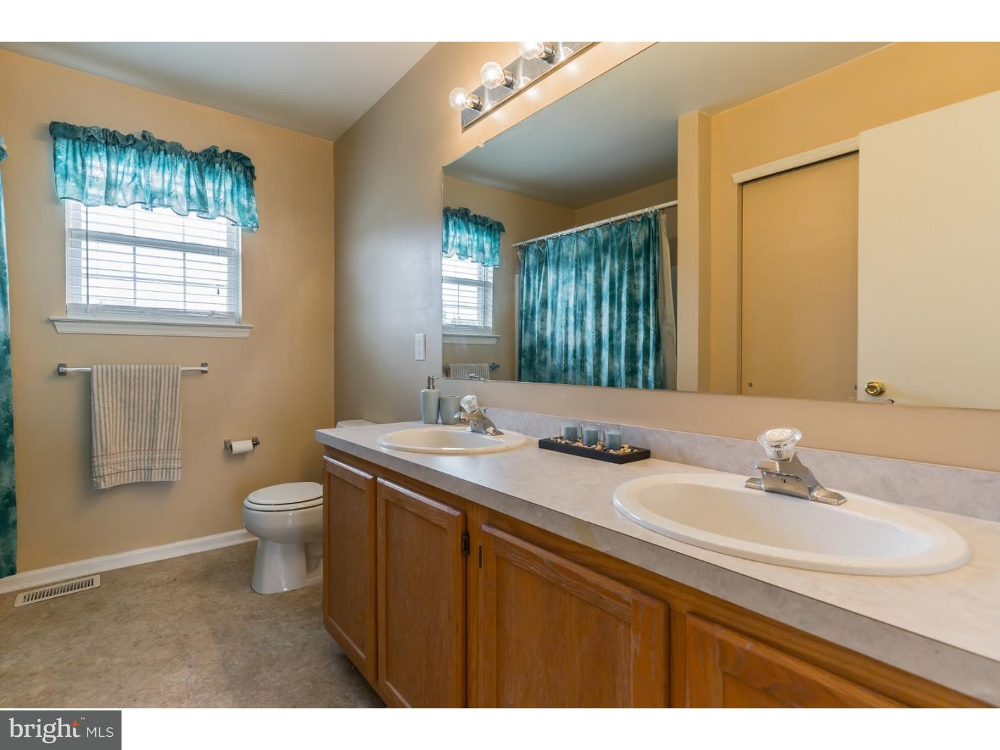 982 Honeysuckle Road Williamstown, NJ 08094 - Photo 22 of 25 Gallery Image 22