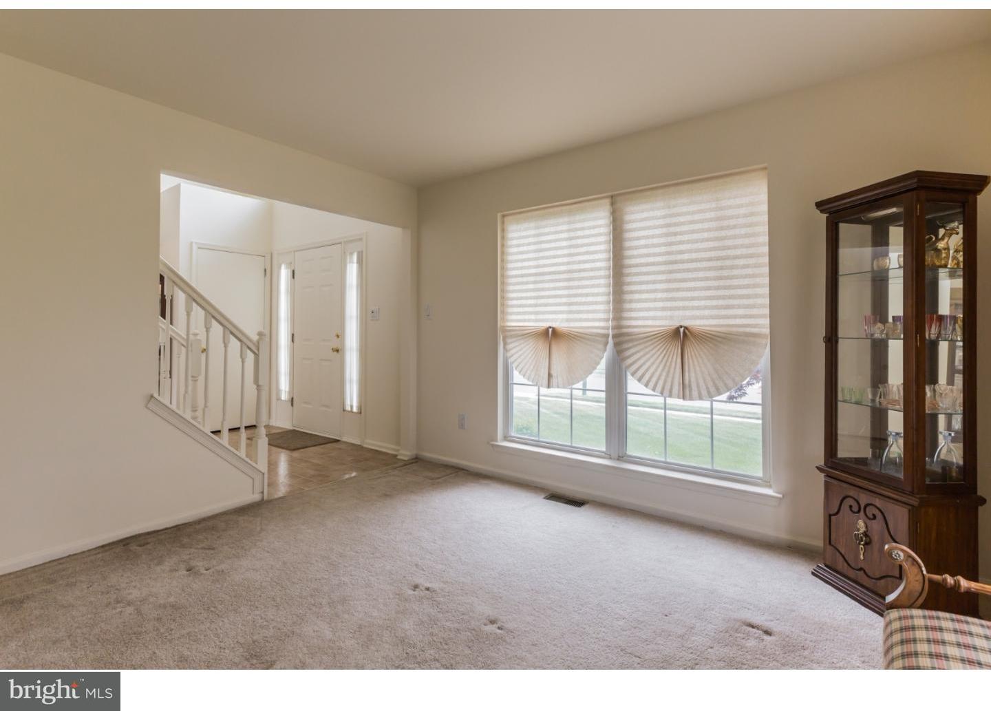 982 Honeysuckle Road Williamstown, NJ 08094 - Photo 5 of 25 Gallery Image 5
