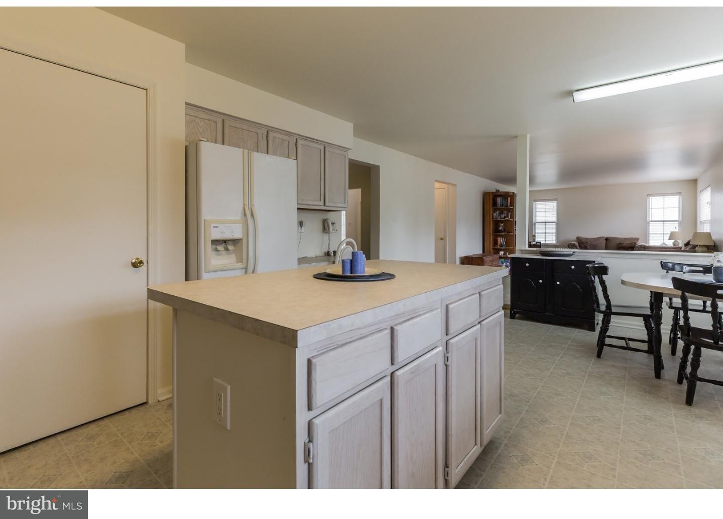 982 Honeysuckle Road Williamstown, NJ 08094 - Photo 7 of 25 Gallery Image 7