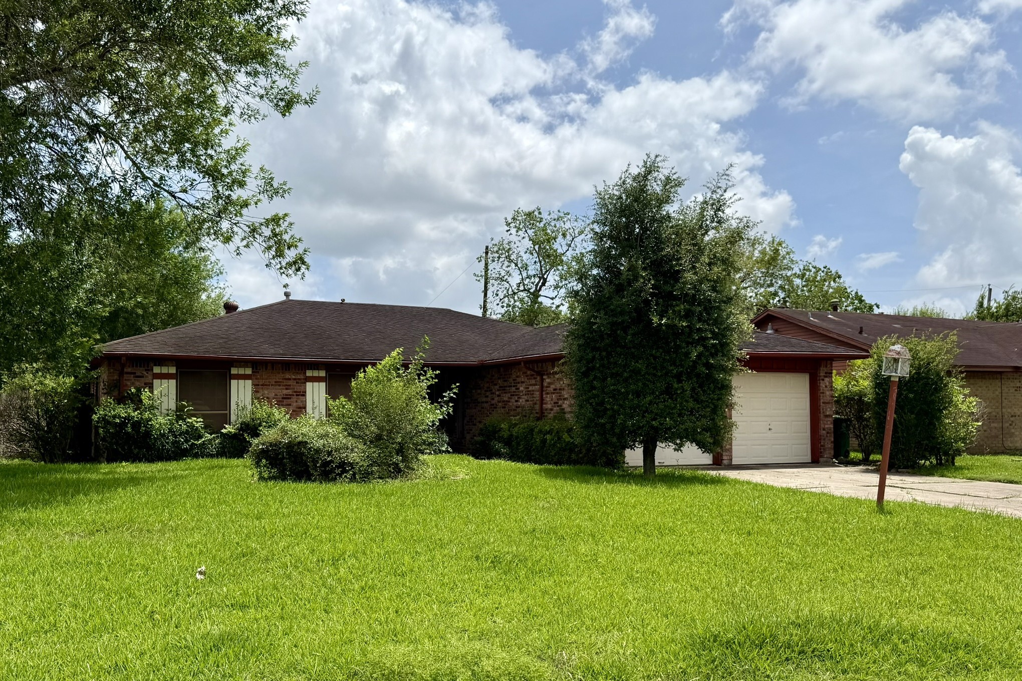 5434 Botany Lane Houston, TX 77048 - Photo 2 of 18