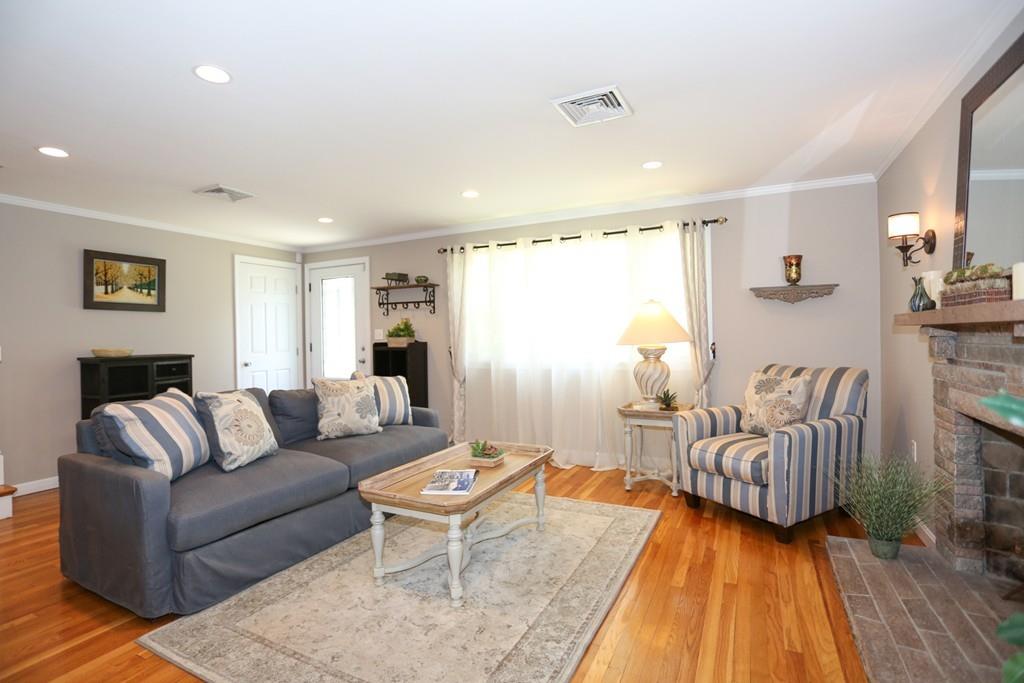 22 Longview Road Framingham, MA 01701 - Photo 3 of 37 Gallery Image 3