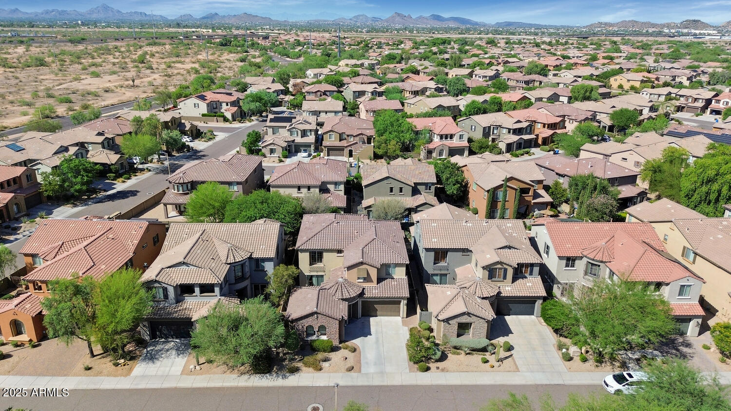 3923 East Rockingham Road Phoenix, AZ 85050 - Photo 2 of 36 3923 E Rockingham Rd-large-002-002-3923
