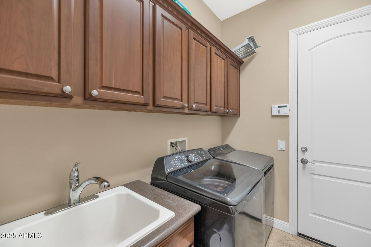 3923 East Rockingham Road Phoenix, AZ 85050 - Photo 25 of 36 3923 E Rockingham Rd-large-027-035-3923