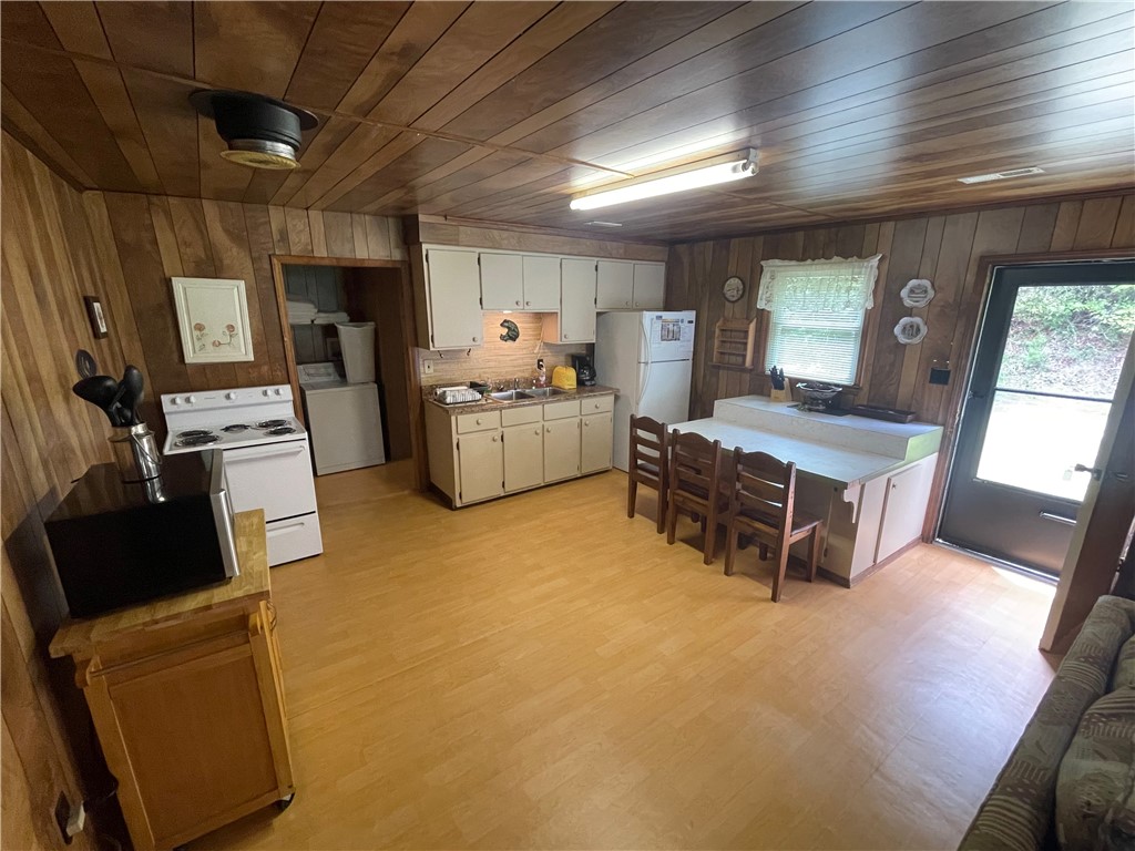 540 Jocassee Lake Road Salem, SC 29676 - Photo 23 of 47 Gallery Image 23