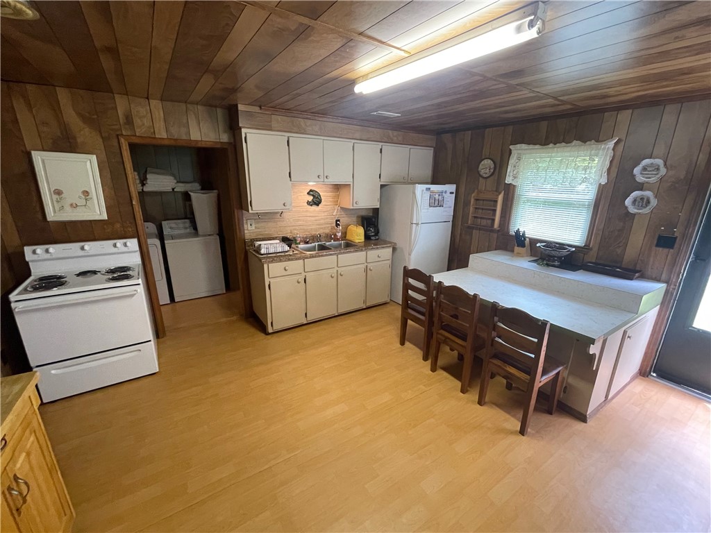 540 Jocassee Lake Road Salem, SC 29676 - Photo 24 of 47 Gallery Image 24