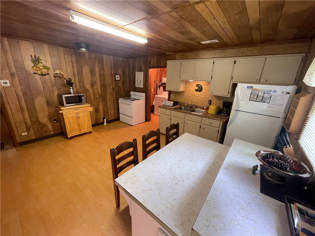 540 Jocassee Lake Road Salem, SC 29676 - Photo 25 of 47 Gallery Image 25