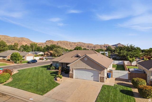 545 West 375 South Hurricane, UT 84737 - Photo 3 of 60