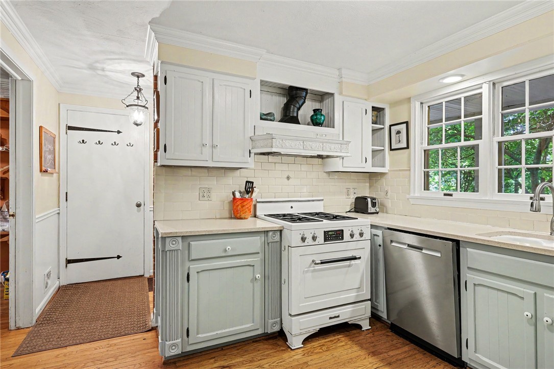 7248 Highview Trail Victor, NY 14564 - Photo 10 of 43 kitchen