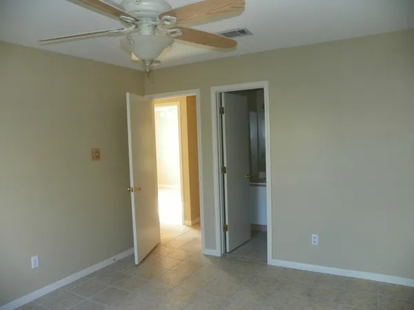 $1,650 | 509 Texas Avenue, Round Rock, TX 78664