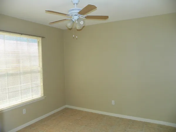 $1,650 | 509 Texas Avenue, Round Rock, TX 78664