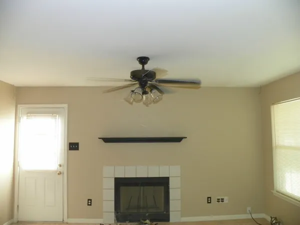 $1,650 | 509 Texas Avenue, Round Rock, TX 78664