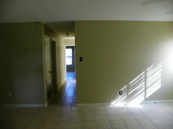 $1,650 | 509 Texas Avenue, Round Rock, TX 78664