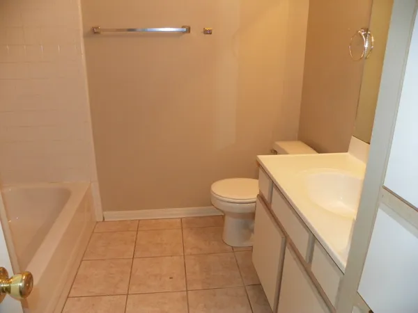 $1,650 | 509 Texas Avenue, Round Rock, TX 78664